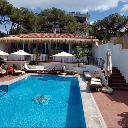Karamela Hotel Айвалык Экстерьер фото