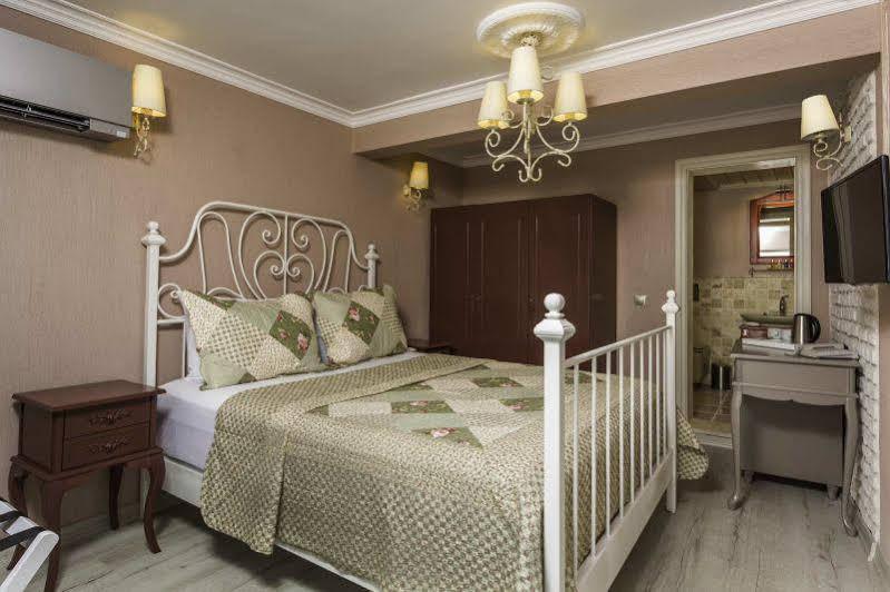 Karamela Hotel Айвалык Экстерьер фото