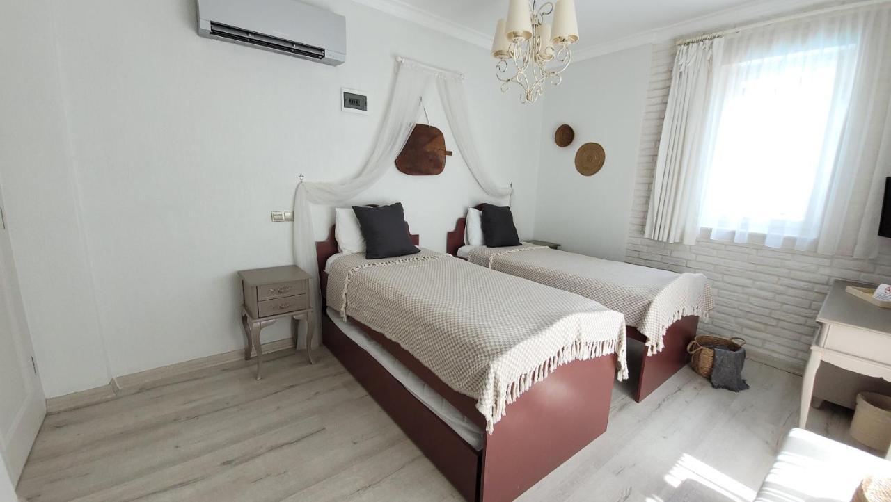 Karamela Hotel Айвалык Экстерьер фото
