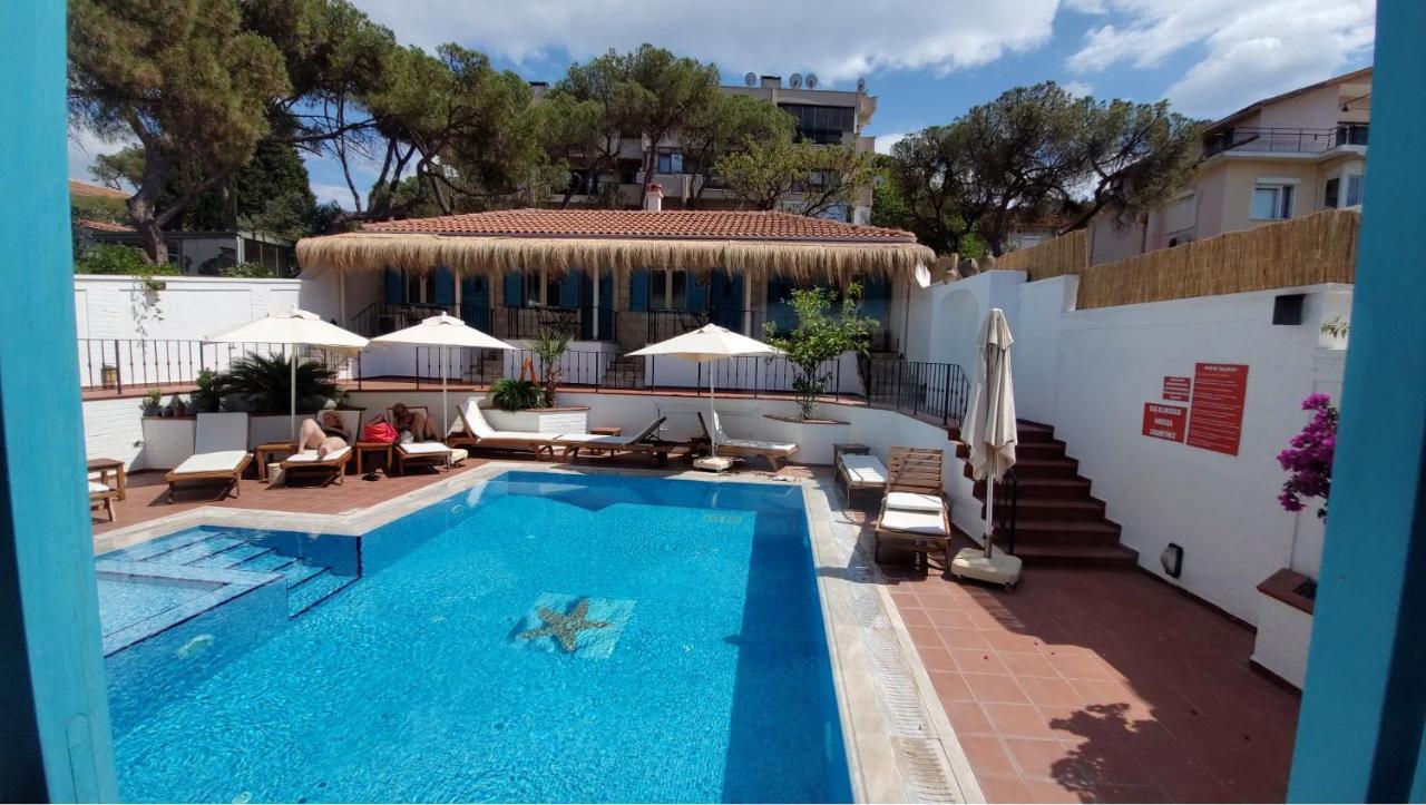 Karamela Hotel Айвалык Экстерьер фото