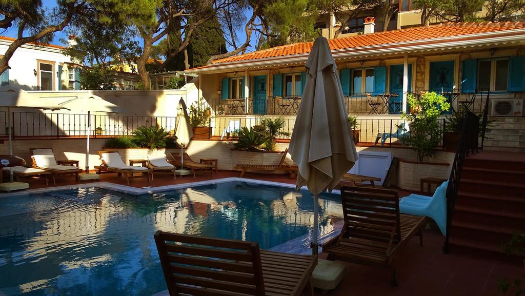 Karamela Hotel Айвалык Экстерьер фото