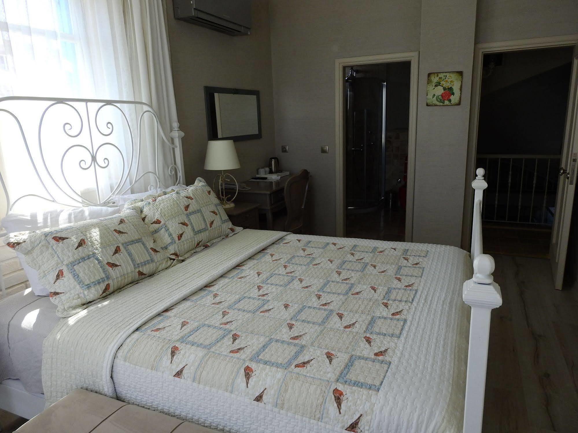 Karamela Hotel Айвалык Экстерьер фото